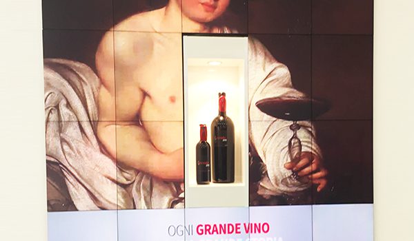 Telling the story of wine and technology with a small configuration of MicroTiles™ (rear projection cubes).